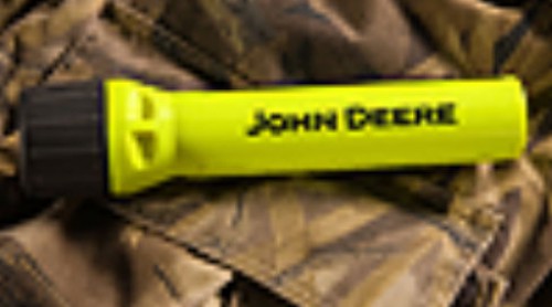 CroppedImage500278-Deere-3C-LED-Flashlight.jpg