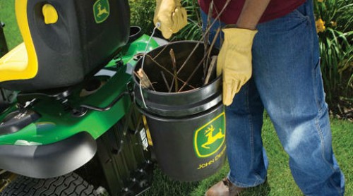 CroppedImage500278-JD-RidingMowerAttach-Bucket-LPJD400.jpg