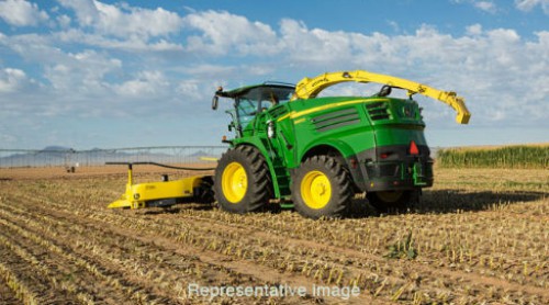 CroppedImage500278-JohnDeere-8700-SPForage.jpg